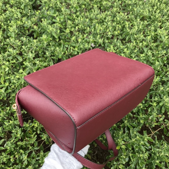 Michael Kors Selma Stud Medium Messenger MERLOT - Picture 2 of 6